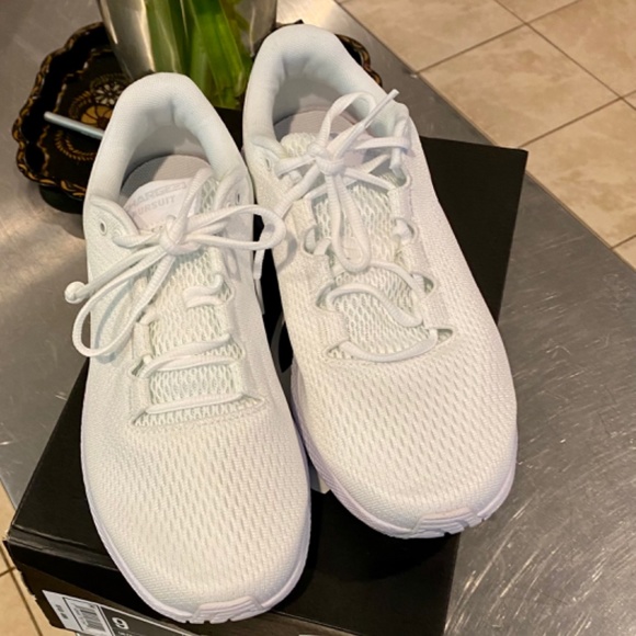 Under Armour Mens charged Pursuit 2 Sneakers main image 5